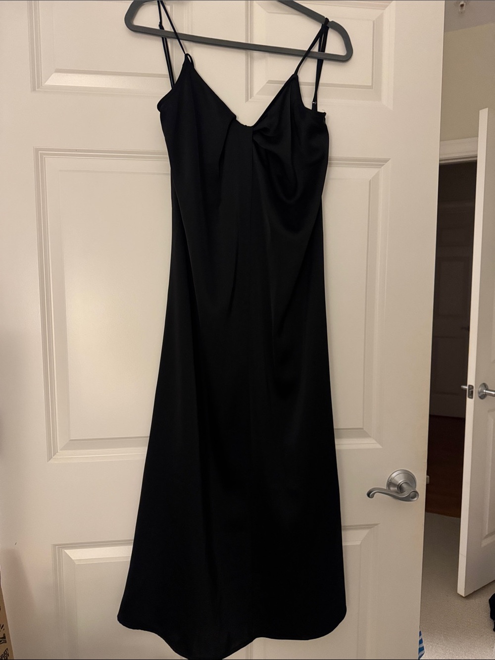 Gorgeous black full length dress perfect for a more formal occasion